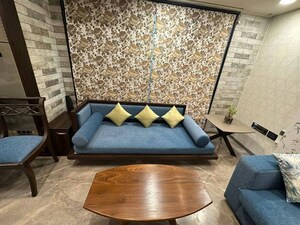 Master Bedroom in 2 BHK Apartment at Riddhi Garden, Malad East – for Rent