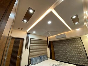 Furnished Amenities in 2 BHK Apartment at Riddhi Garden, Malad East – for Rent