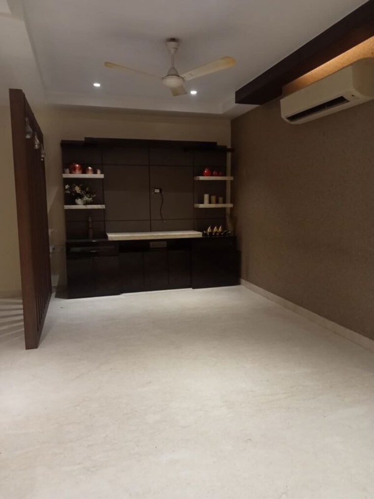 Room, surajmal vihar 4 Bedroom 2200 Sq.Ft. Builder Floor In Surajmal Vihar Delhi 10207643