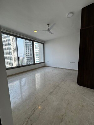 3 BHK Apartment For Rent in Oberoi Realty Esquire, Goregaon East