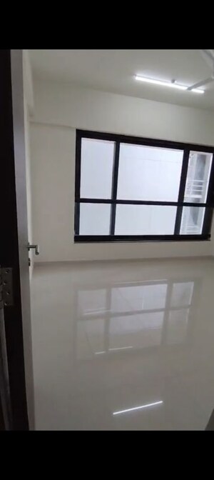 Room in 4 BHK Apartment at Kalpataru Magnus, Bandra East – for Sale