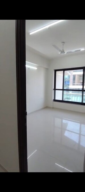 Room in 4 BHK Apartment at Kalpataru Magnus, Bandra East – for Sale