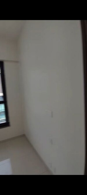 Room in 4 BHK Apartment at Kalpataru Magnus, Bandra East – for Sale