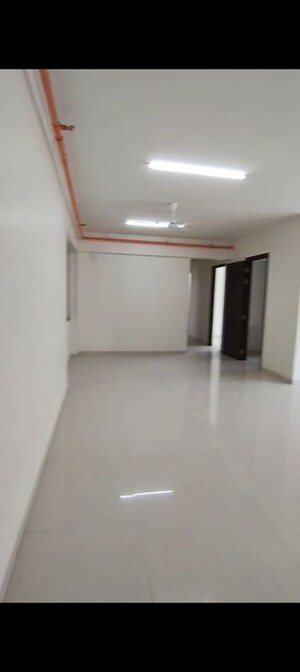 Room in 4 BHK Apartment at Kalpataru Magnus, Bandra East – for Sale