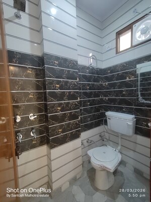 Attached Bathroom in 2 BHK Builder Floor at Dwarka Mor – for Rent