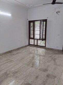 4 BHK + Extra Room Independent House For Rent in RWA Apartments Sector 40