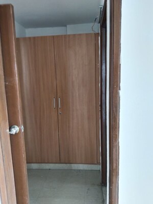 Furnished Amenities in 2 BHK Builder Floor at RWA Apartments Sector 41, Sector 41 – for Rent