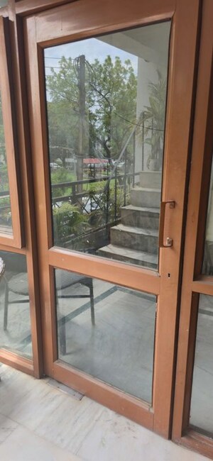 Balcony in 1 BHK Builder Floor at Sector 44 – for Rent