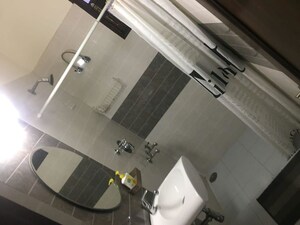 Bathroom in 1 BHK Builder Floor at Sector 48 – for Rent