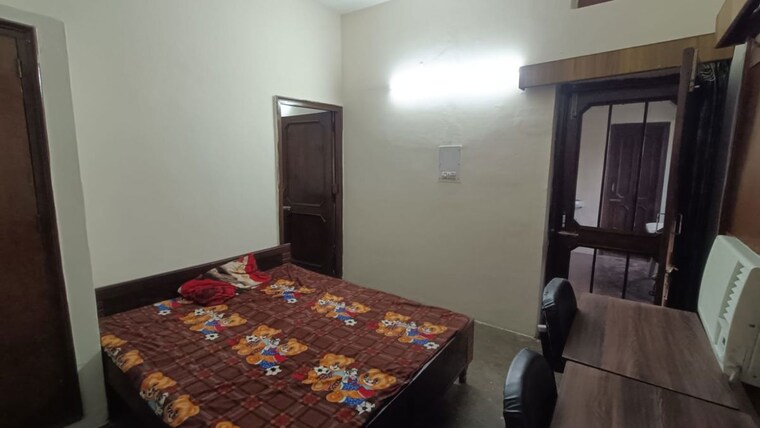 Bedroom, sector 35 3 Bedroom 1500 Sq.Ft. Builder Floor In Sector 35 Chandigarh 10207727