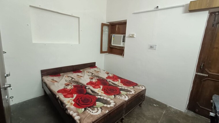 Bedroom, sector 35 3 Bedroom 1500 Sq.Ft. Builder Floor In Sector 35 Chandigarh 10207727