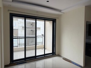 Room in 2 BHK Apartment at Sarvodaya Leela, Thakurli – for Rent