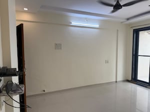 Room in 2 BHK Apartment at Sarvodaya Leela, Thakurli – for Rent