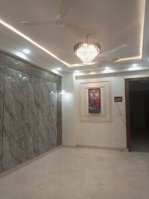 Room in 1 BHK Builder Floor at Sector 73 – for Sale