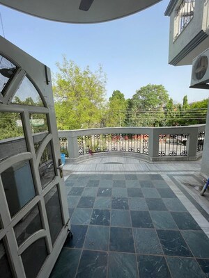 Balcony in 3 BHK Builder Floor at Sector 15 ii – for Rent