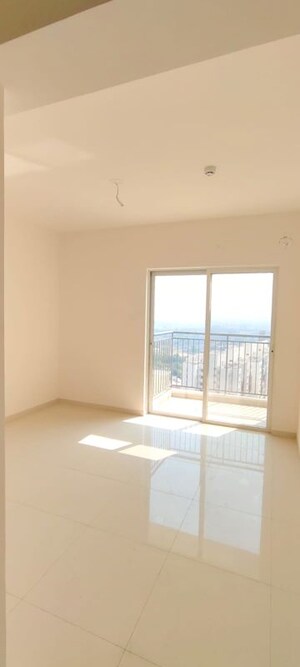 Room in 2 BHK Apartment at Godrej Central Park, Mamurdi – for Rent