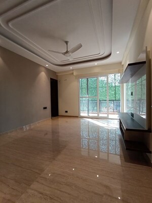 Building Lobby in 5 BHK Builder Floor at South City 2 – for Rent