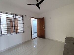 Room in 2 BHK Apartment at Btm Layout 1 – for Rent