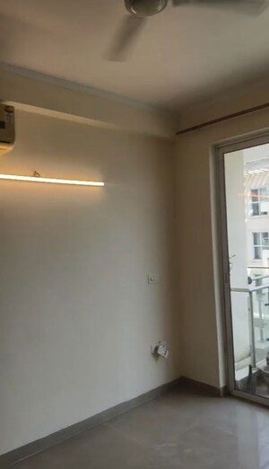 Room in 3 BHK Apartment at Ansal API Esencia, Sector 67 – for Rent