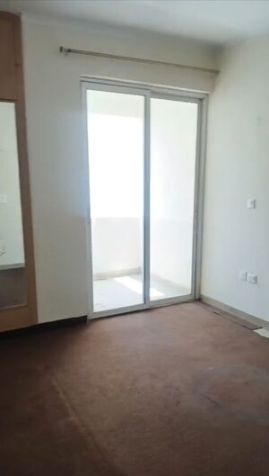 Room in 3 BHK Apartment at Ansal API Esencia, Sector 67 – for Rent