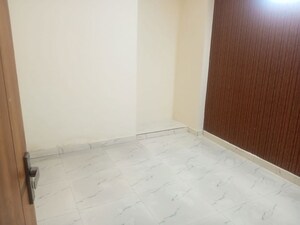 Room in 2 BHK Apartment at Bindal Enclave, Phi Iv Greater Noida – for Rent