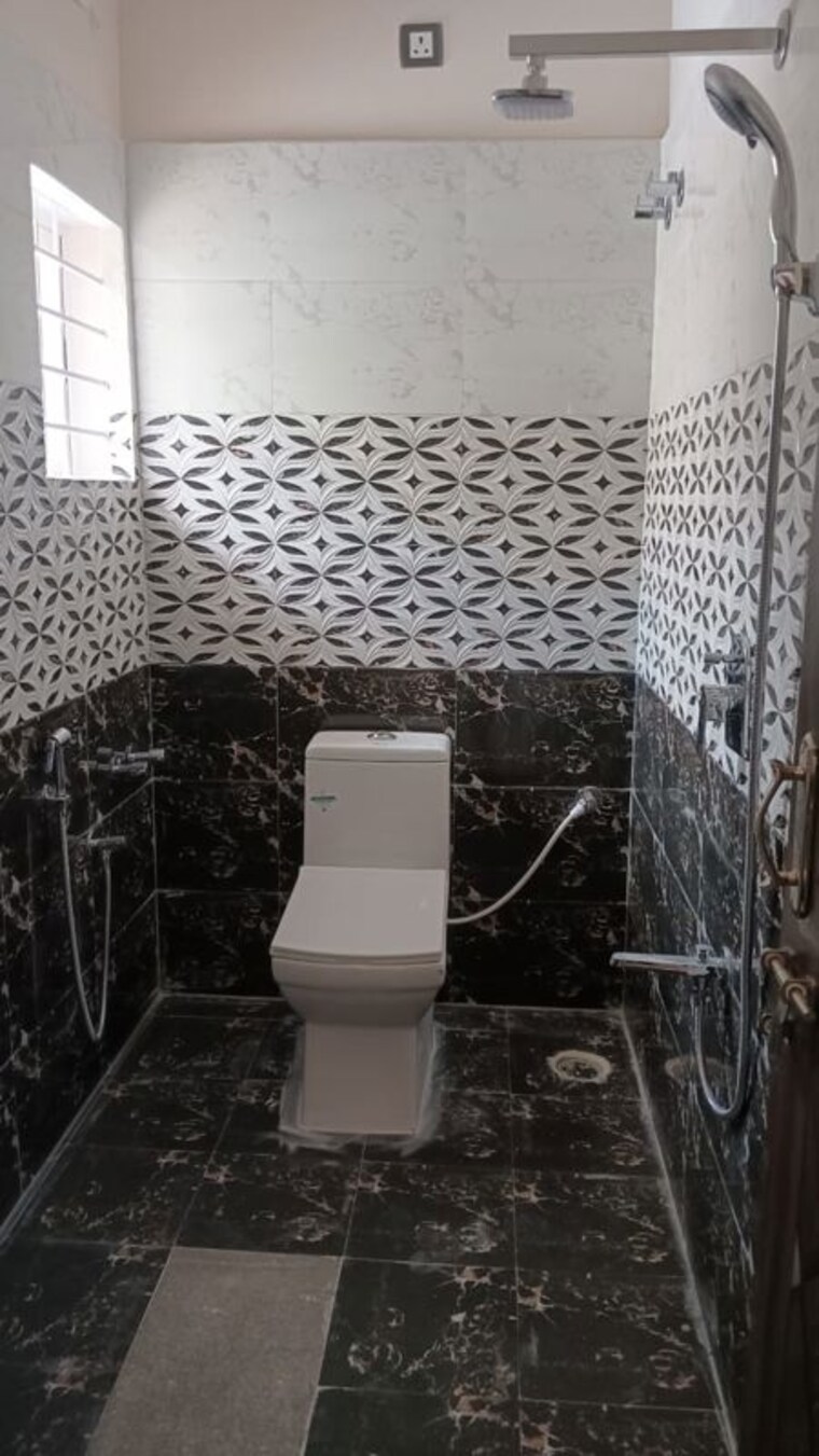 Bathroom, nri layout 3 Bedroom 3000 Sq.Ft. Builder Floor In Nri Layout Bangalore 10207921