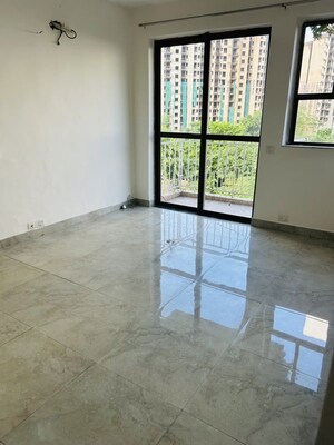 Room in 3 BHK Apartment at Unitech The Residences Gurgaon, Sector 33 – for Sale