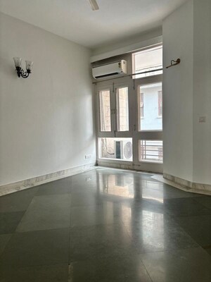 Room in 3.5 BHK Builder Floor at Greater Kailash – for Rent