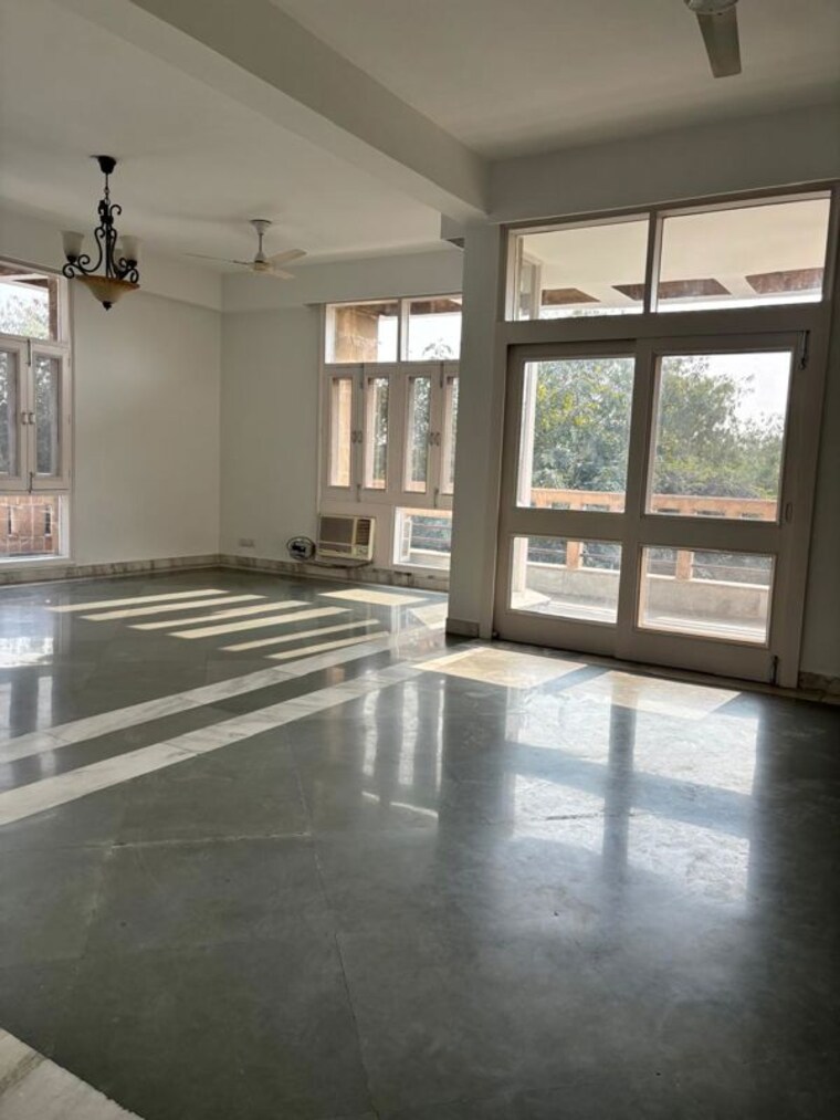 Room, greater kailash 3.5 Bedroom 3600 Sq.Ft. Builder Floor In Greater Kailash Delhi 10208023