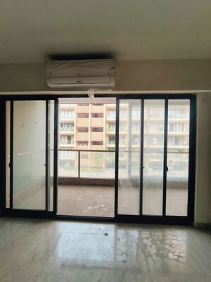 Room in 4 BHK Apartment at Adani Samsara Vilasa, Sector 63 – for Rent
