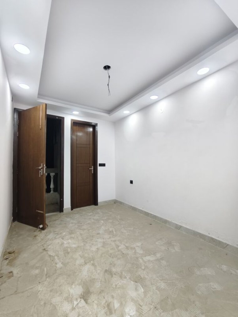 Room, govindpuri 3 Bedroom 900 Sq.Ft. Builder Floor In Govindpuri Delhi 10208049