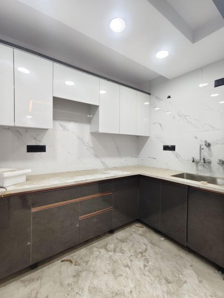 Kitchen, govindpuri 3 Bedroom 900 Sq.Ft. Builder Floor In Govindpuri Delhi 10208049