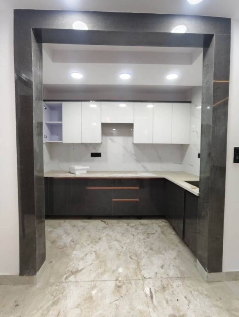 Kitchen, govindpuri 3 Bedroom 900 Sq.Ft. Builder Floor In Govindpuri Delhi 10208049