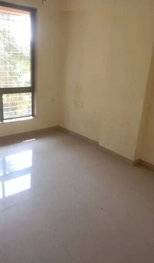 Room in 2 BHK Apartment at Shakya Vihar CHS, Mulund East – for Rent