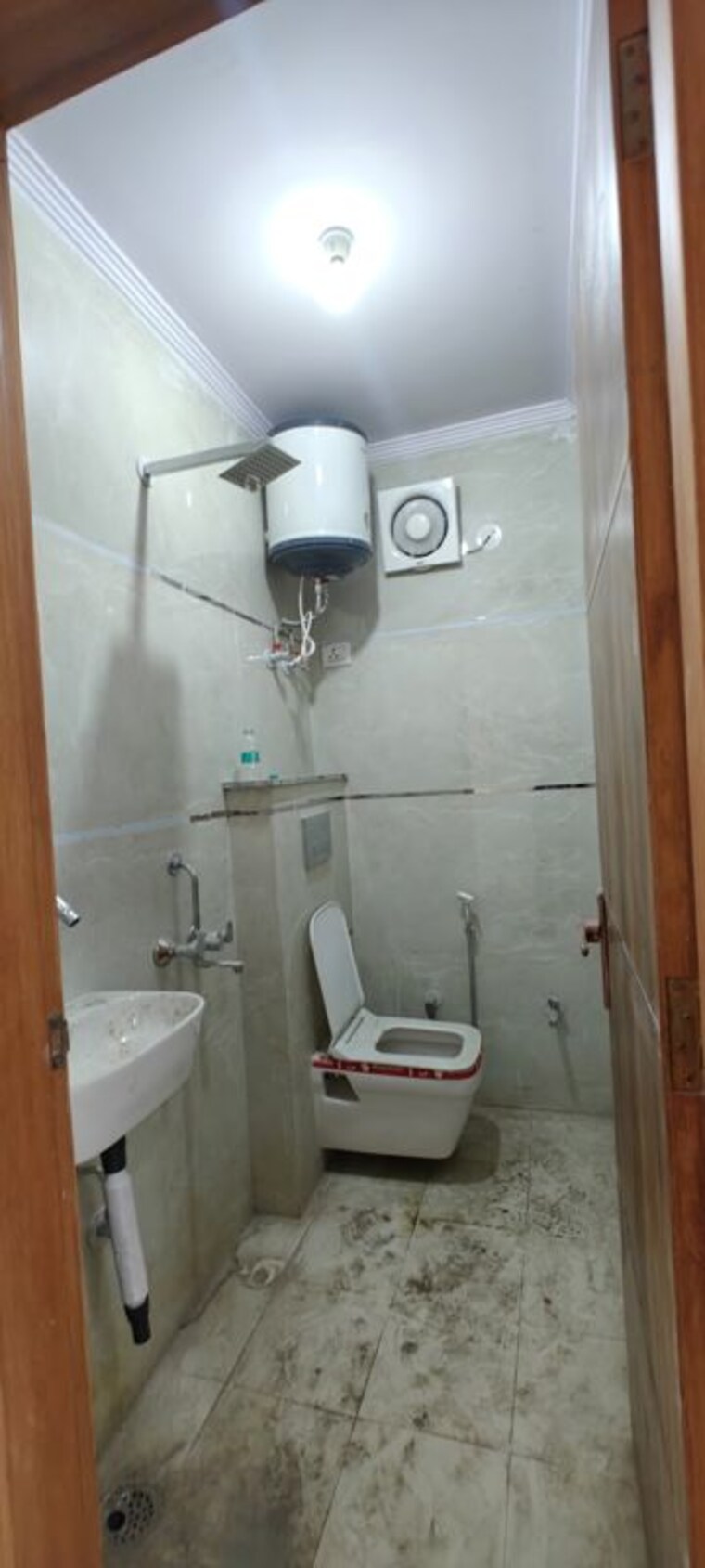 Bathroom, govindpuri 2 Bedroom 600 Sq.Ft. Builder Floor In Govindpuri Delhi 10208062