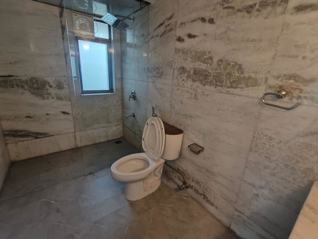 4 BHK + Servant Room Apartment For Sale in Oxford Hallmark