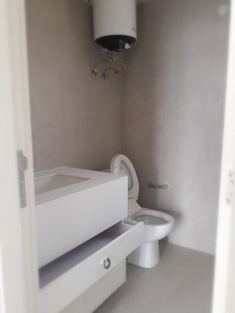 Bathroom, ireo-the-corridors 2.5 Bedroom 1520 Sq.Ft. Apartment In Sector 67a Gurgaon 10208091
