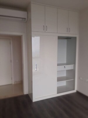 Room in 2.5 BHK Apartment at Ireo The Corridors, Sector 67a – for Sale