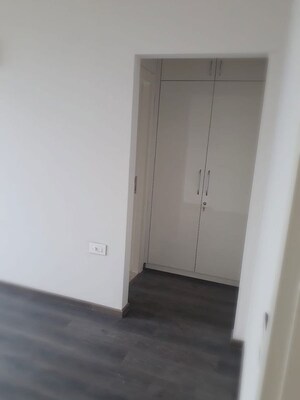 Room in 2.5 BHK Apartment at Ireo The Corridors, Sector 67a – for Sale