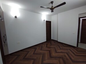Room in 3 BHK Apartment at Samridhi Luxuriya Avenue, Sector 150 – for Rent