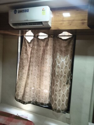 Furnished Amenities in 1 BHK Apartment at Vile Parle East – for Rent