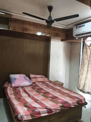 Bedroom in 1 BHK Apartment at Vile Parle East – for Rent