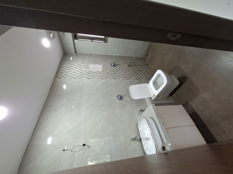 Attached Bathroom, santacruz east 2 Bedroom 800 Sq.Ft. Apartment In Santacruz East Mumbai 10208174