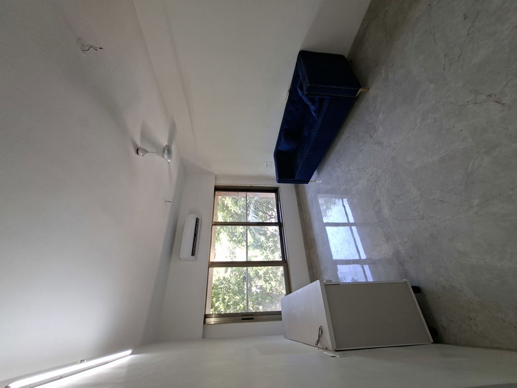 2 BHK + Extra Room Apartment For Sale in Santacruz East