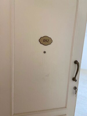 Furnished Amenities in 3 BHK Apartment at DLF The Skycourt, Sector 86 – for Sale