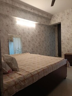3 BHK + Servant Room Apartment For Rent in Amrapali Zodiac