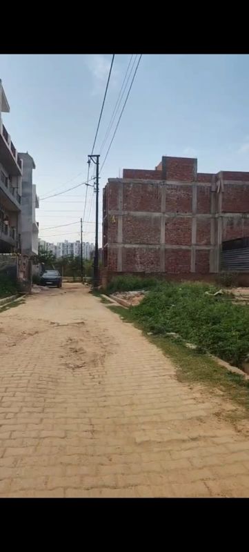 Plot For Sale in Raipur Village