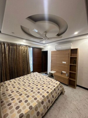 Bedroom in 3 BHK Builder Floor at Sector 52 – for Rent