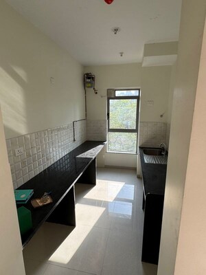 2 BHK Apartment For Rent in Kalpataru Immensa E, Kolshet Road