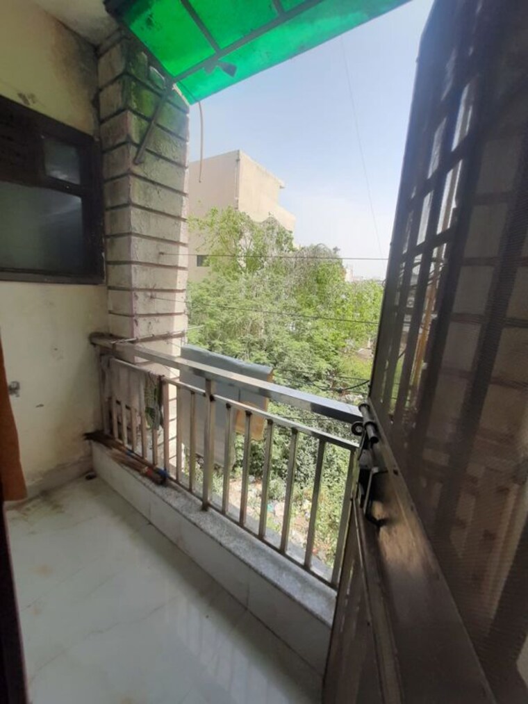 Balcony, chattarpur 1 Bedroom 55 Sq.Yd. Builder Floor In Chattarpur Delhi 10208297